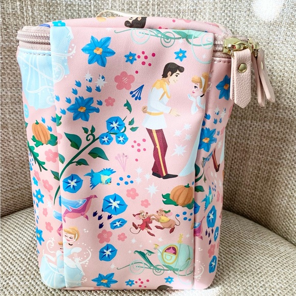 SOLD: 🎀Petunia Pickle Bottom Cinderella Lunchbox Cooler🎀 - Picture 5 of 5